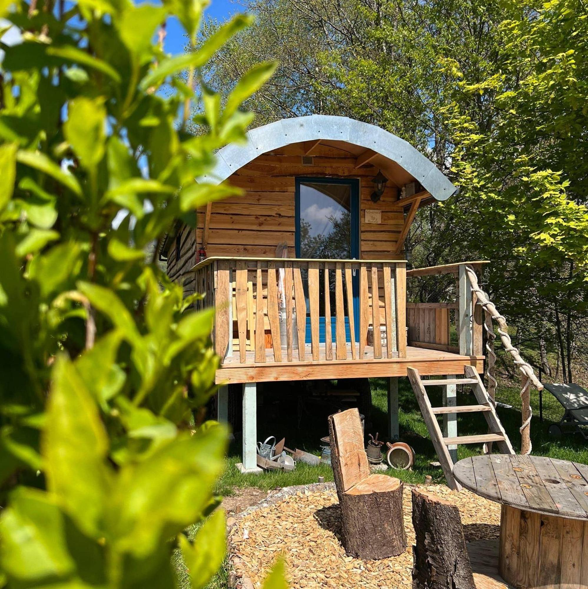 La Roulotte Tiny House Du Mond'Ideal Leval  Eksteriør bilde